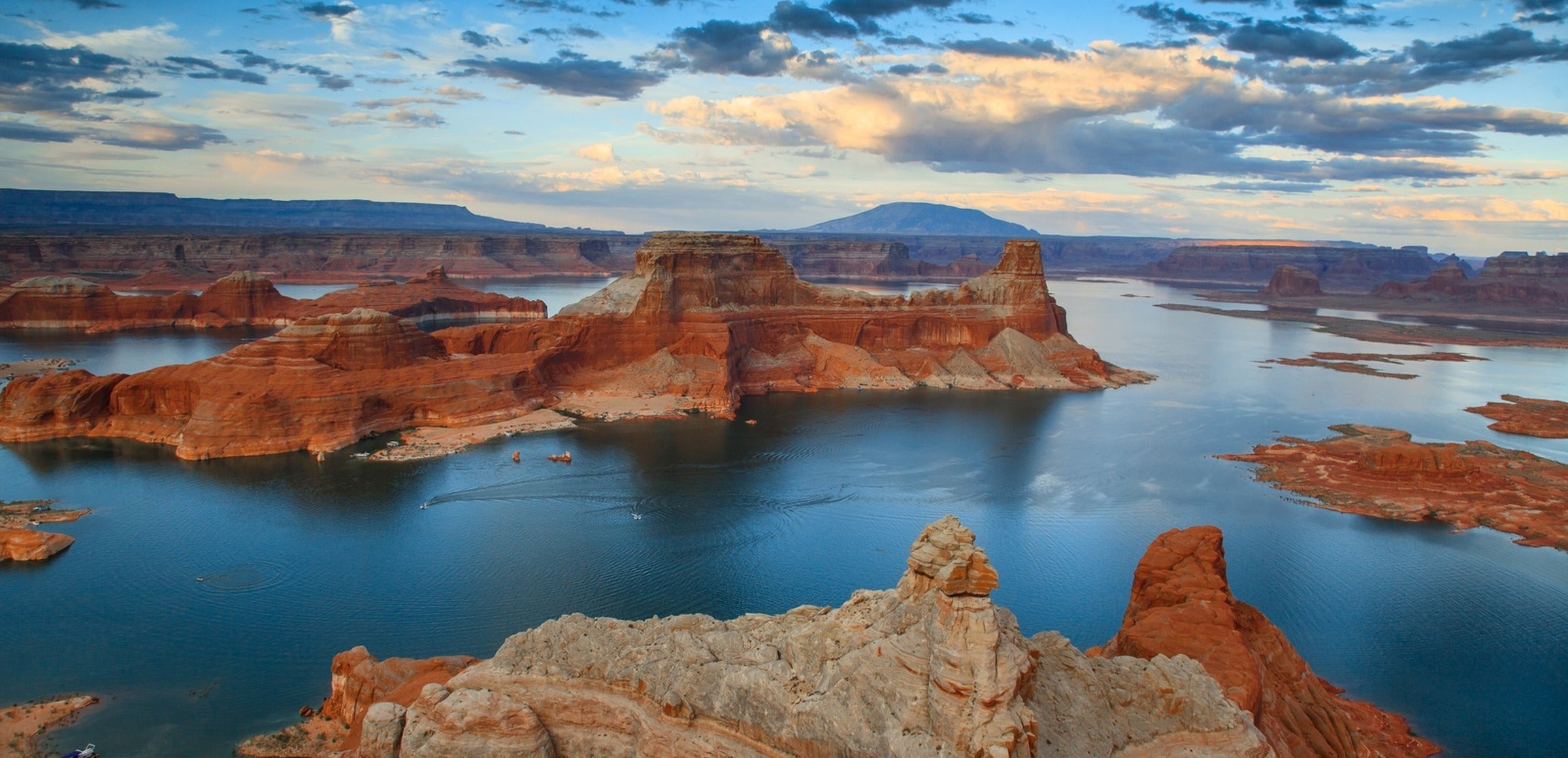 Desert collection hero - Lake Powell from Alstrom Point