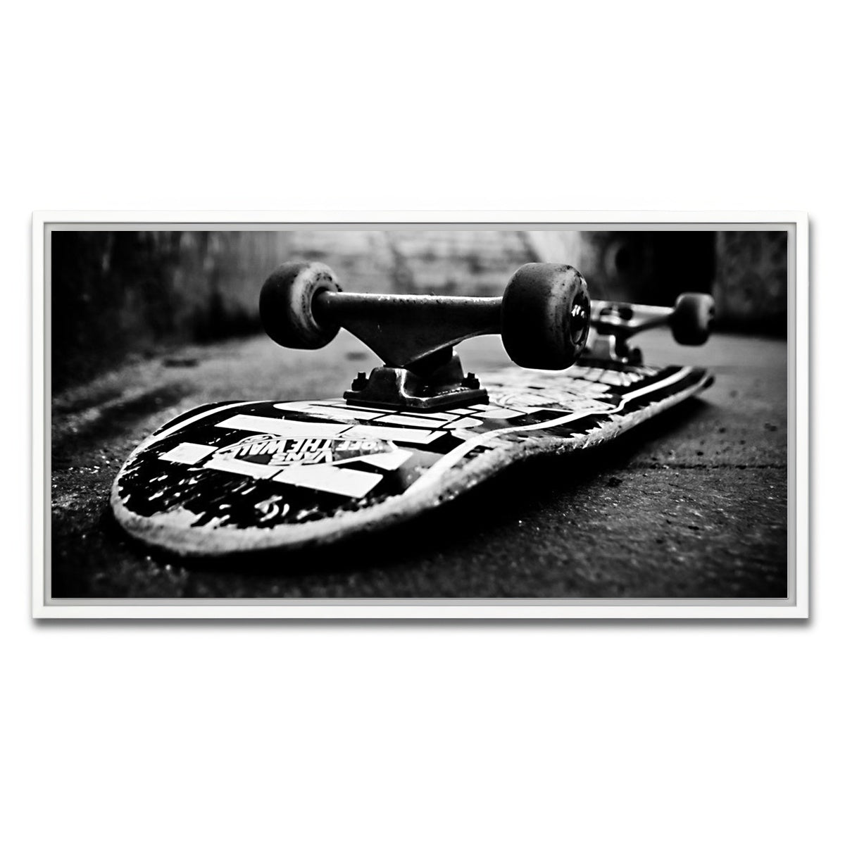 AUTO-MOCKUP WHITE | Skateboard | 1 Piece | White Framed Canvas | group=2x1